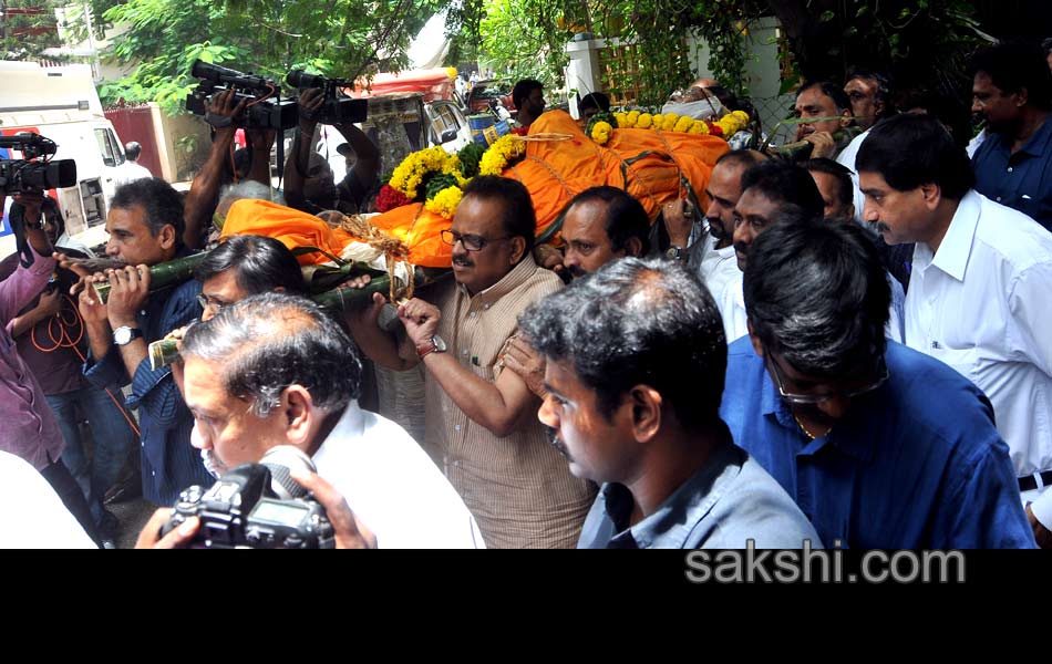 Film Director Bapu last rites - Sakshi2