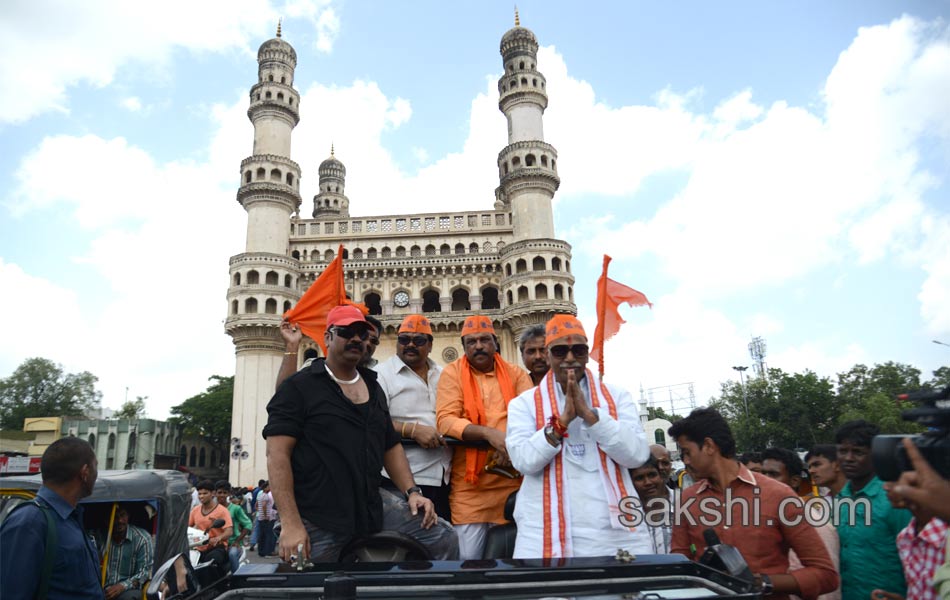 Hyderabad bid emotional farewell to Lord Ganesh - Sakshi20