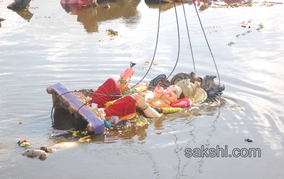 Lord Ganesh idols being immersed in Hussainsagar lake14