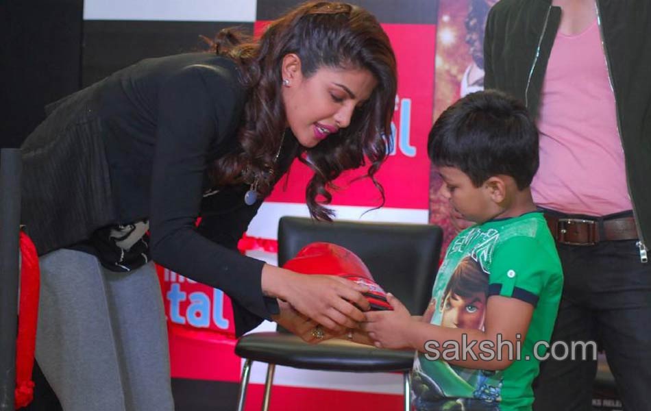 Priyanka Chopra in Reliance digital programme9