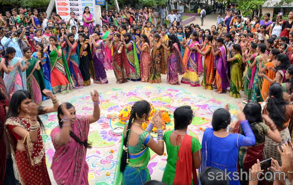 Bathukamma celebrations started at hyderabad city29