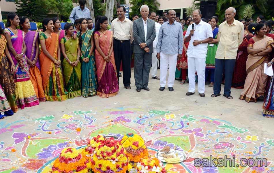 Bathukamma celebrations started at hyderabad city30