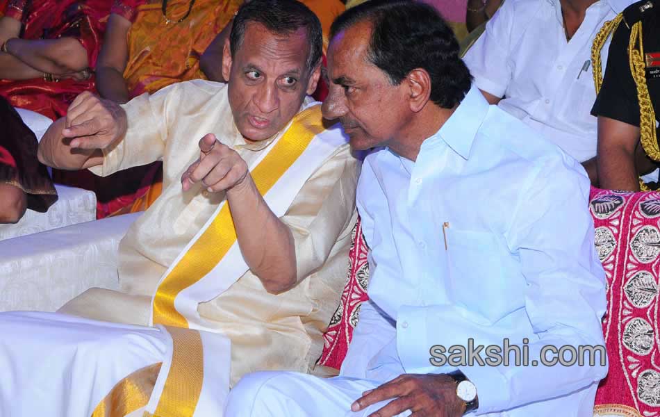 CM KCR  family in Bathukamma Celebrations at Tank Bund - Sakshi12