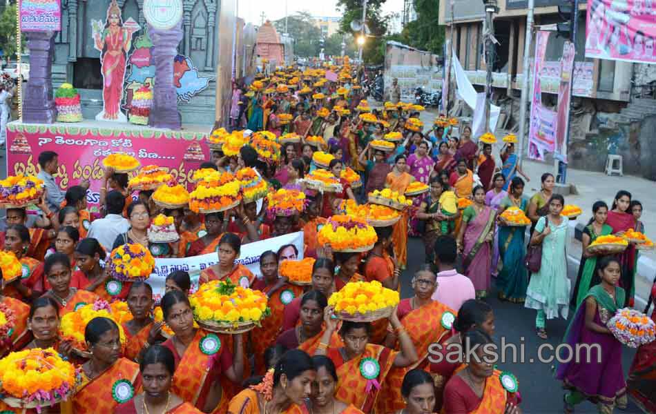 CM KCR  family in Bathukamma Celebrations at Tank Bund - Sakshi17