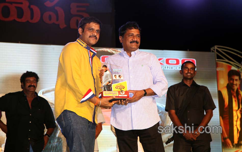 Loukyam Success Meet at Vizag5