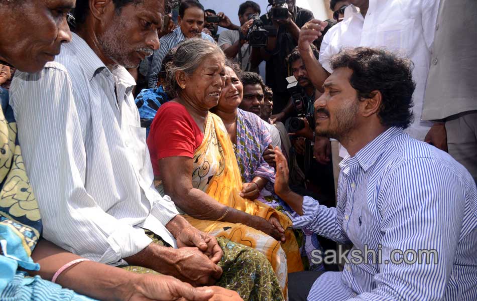 YS Jagan demands higher ex gratia - Sakshi1