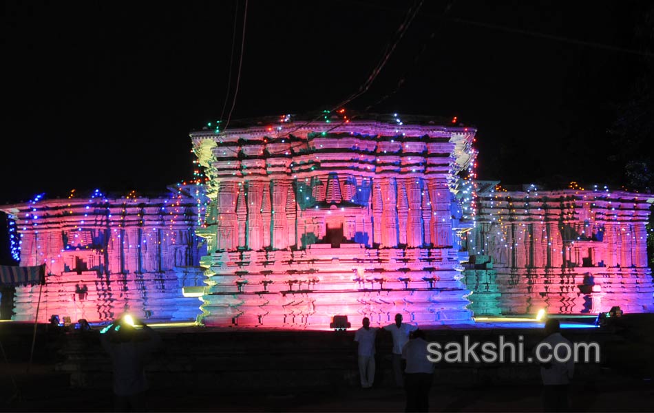 1000 pillar temple - Sakshi1