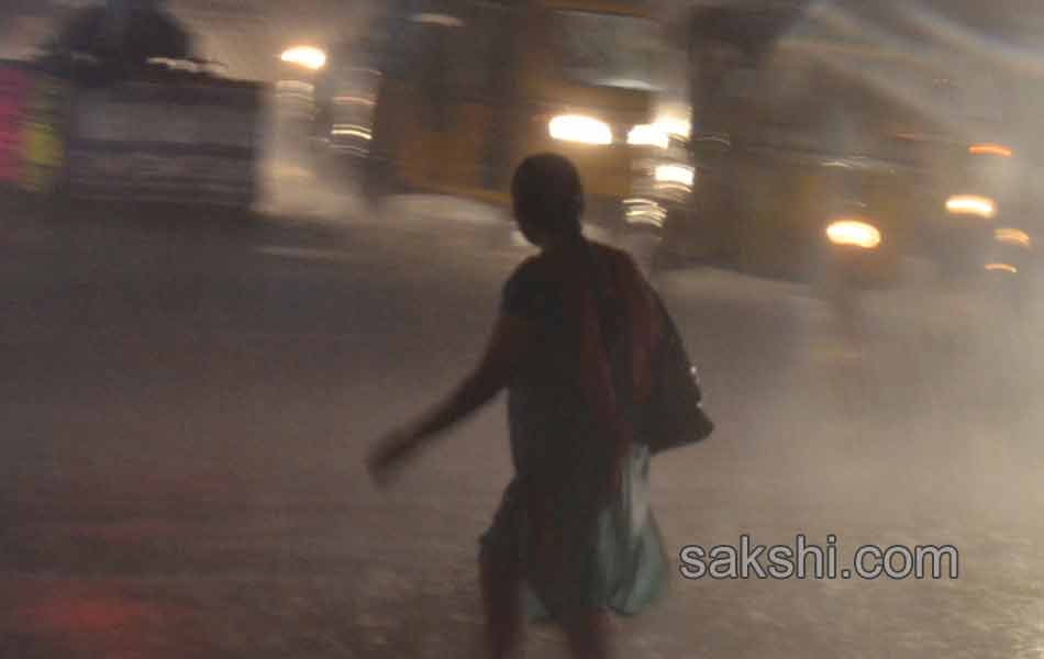 heavy rain in hyderabad - Sakshi6