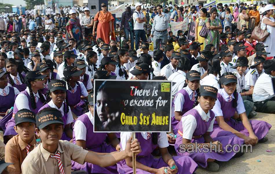 sania mirza rally with childrens3