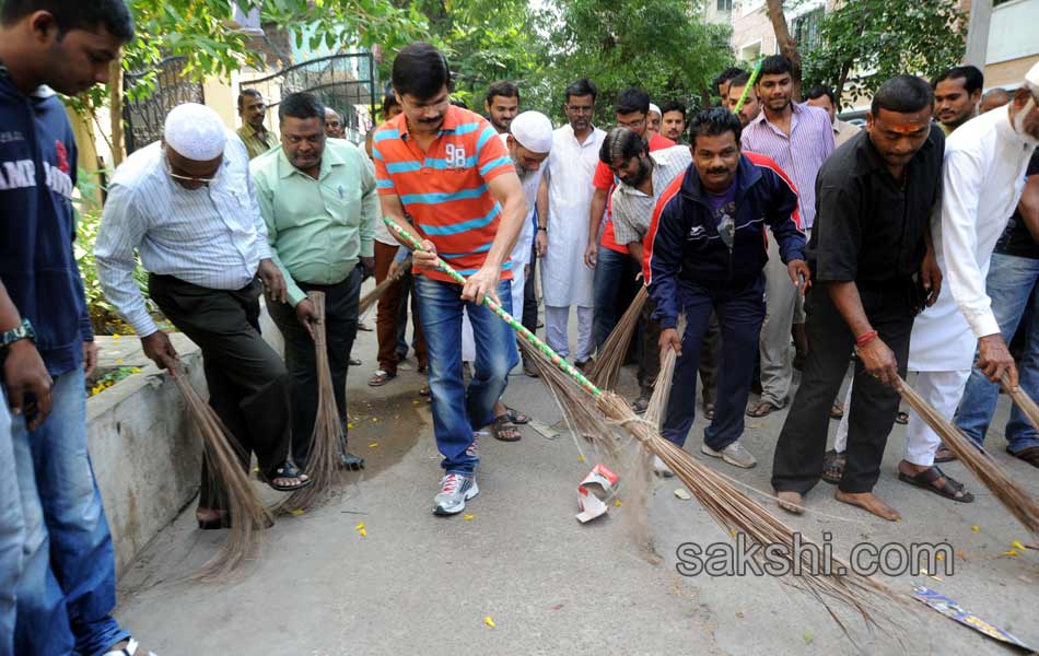 Boyapati Srinu participates swachcha bharat - Sakshi4