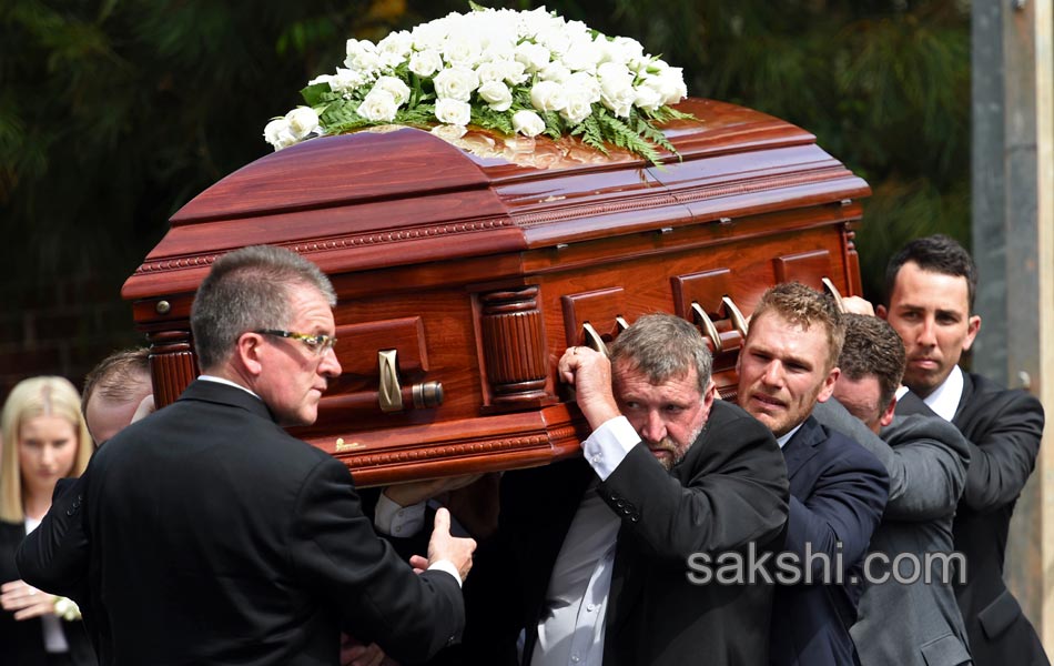 Australia Bids Farewell to Cricket Star Phillip Hughes8