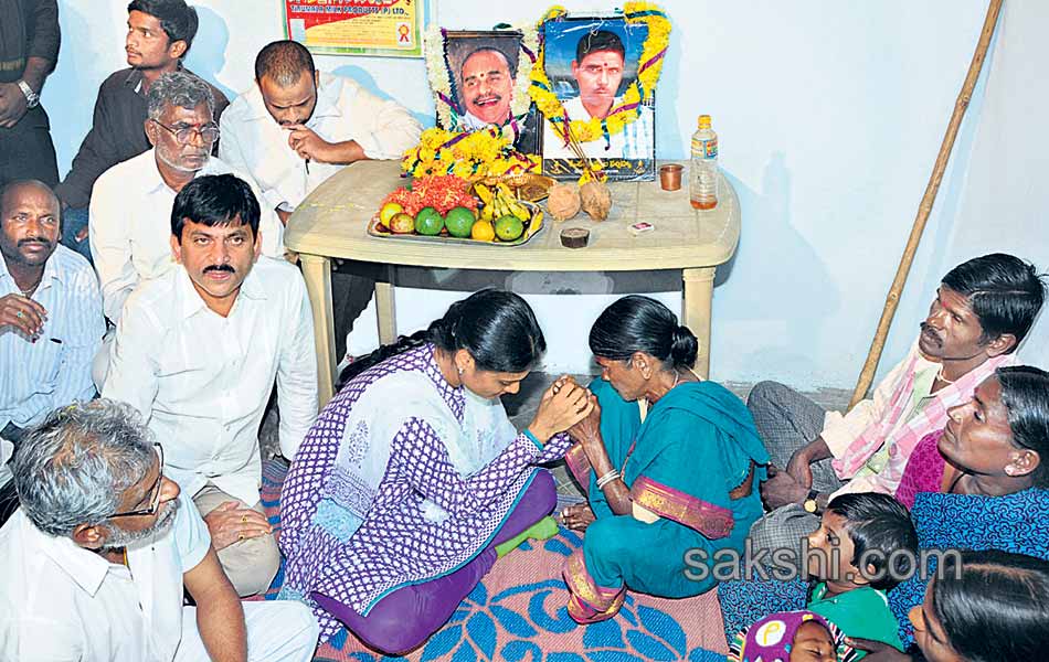 sharmila s paramarsha yatra25