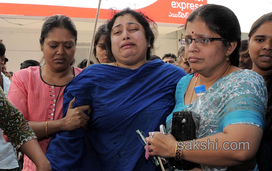 Tollywood Industry pay tributes to Music director Chakri5