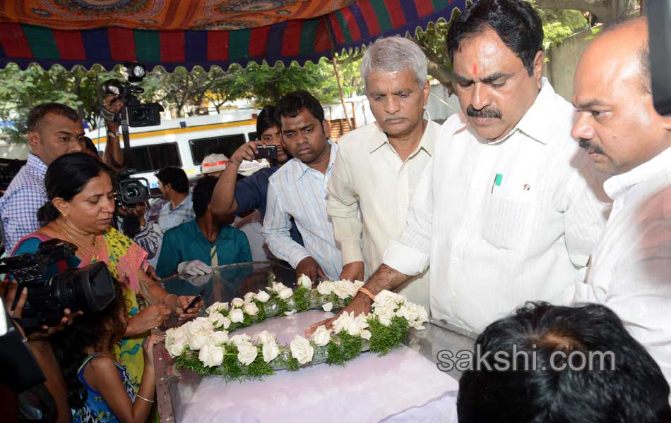 Tollywood Industry pay tributes to Music director Chakri9