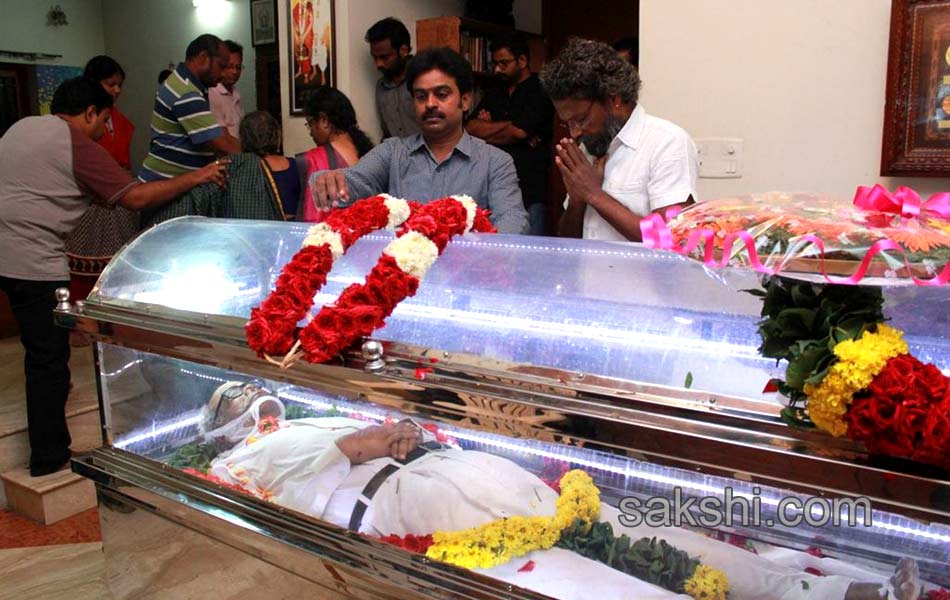 Condolences pour in from political fraternity for filmmaker K Balachander11