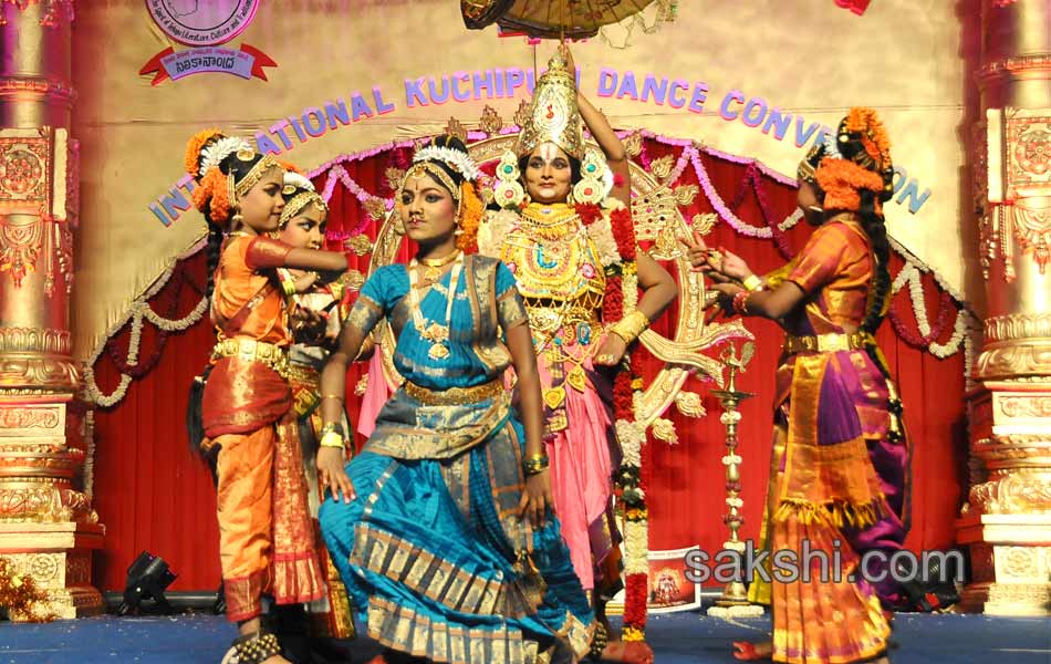 Muvvala dancers Savvadi16