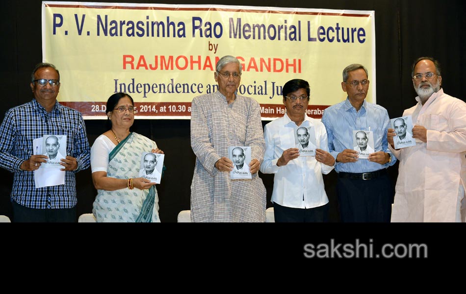 pv narasimharao s autobiography inauguration1