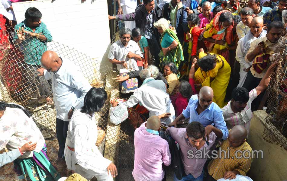 Devotees injured in Tirumala2