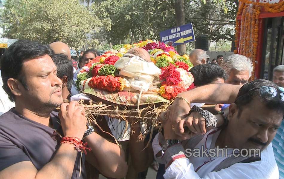 Prasad was destroyed by a full funeral - Sakshi5