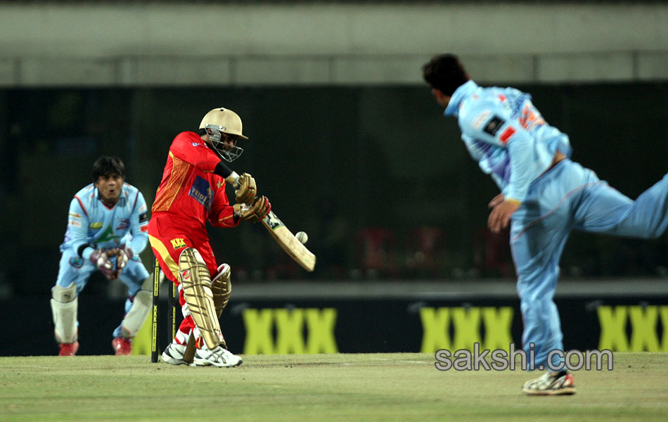 CCL 5 Bhojpuri Dabanggs Vs Telugu Warriors Match - Sakshi16