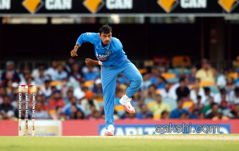 India and England in Australia Tri Series12