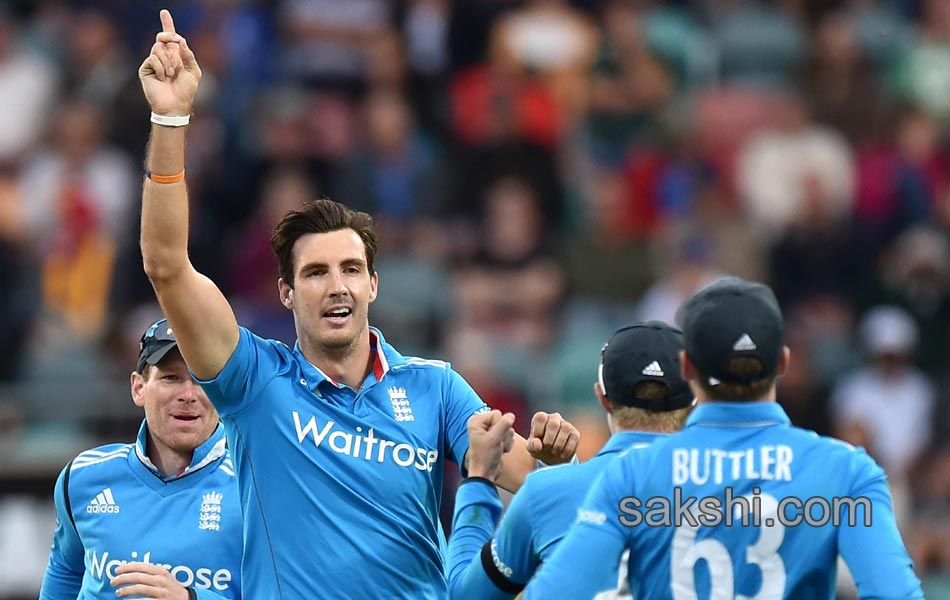 Australia won fourth one day 19