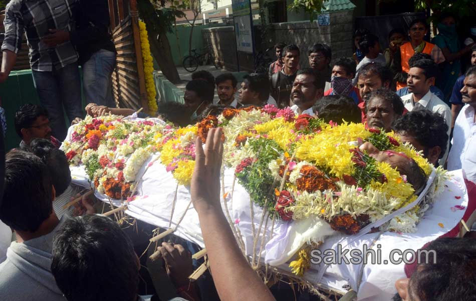 ms narayana funeral at esi burial ground3