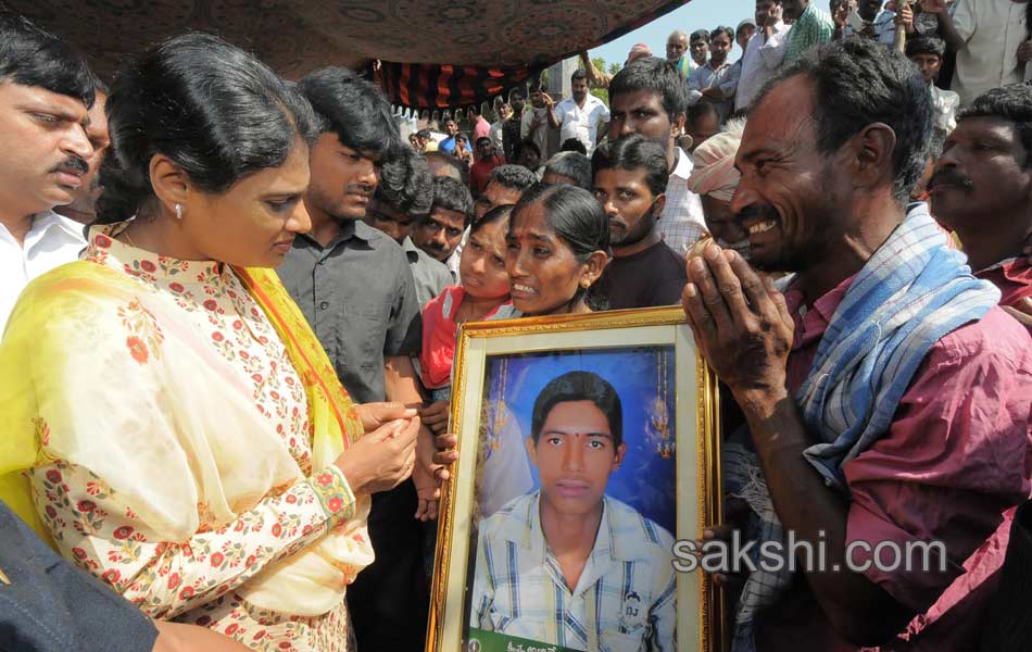 seventh day of sharmila tour in Nalgonda district2