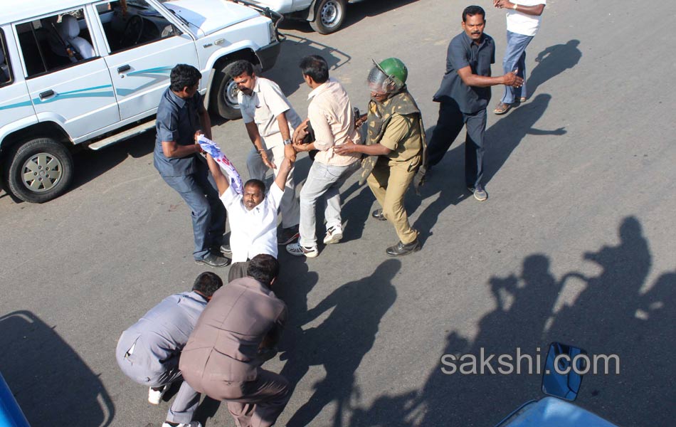 protests Chandrababu Warangal tour - Sakshi3