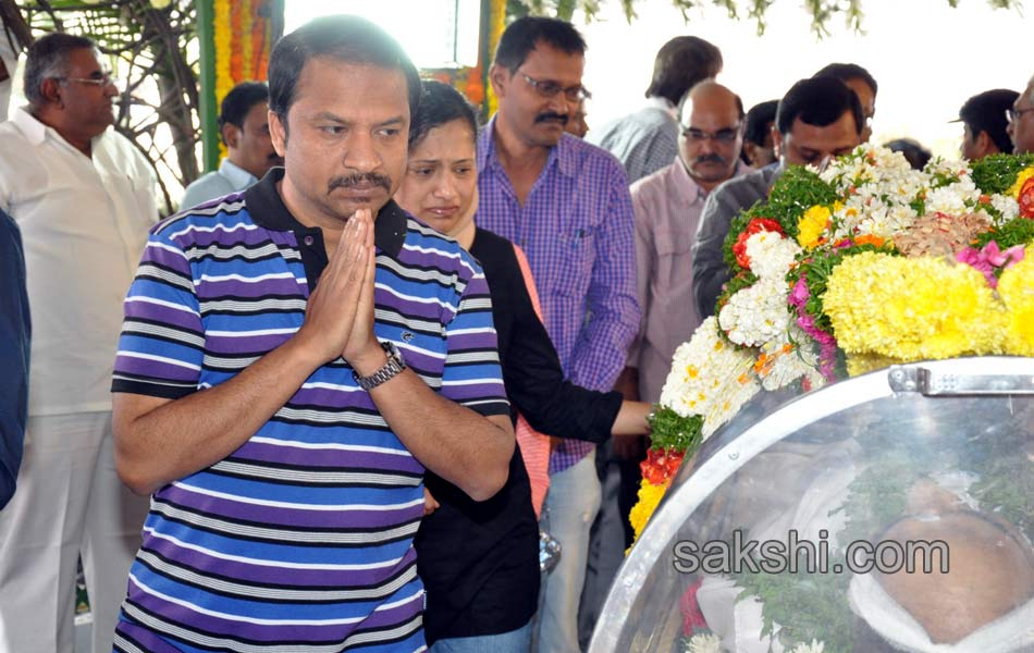 celebrities pay last respects to Dr Rama Naidu - Sakshi9