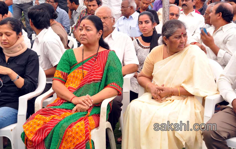 celebrities pay last respects to Dr Rama Naidu - Sakshi21