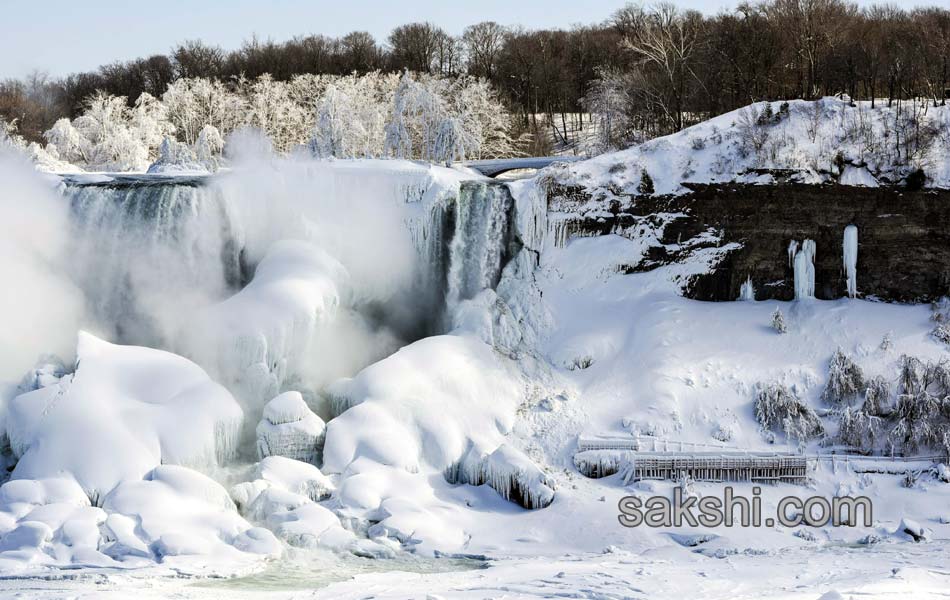 niagara falls frozen3