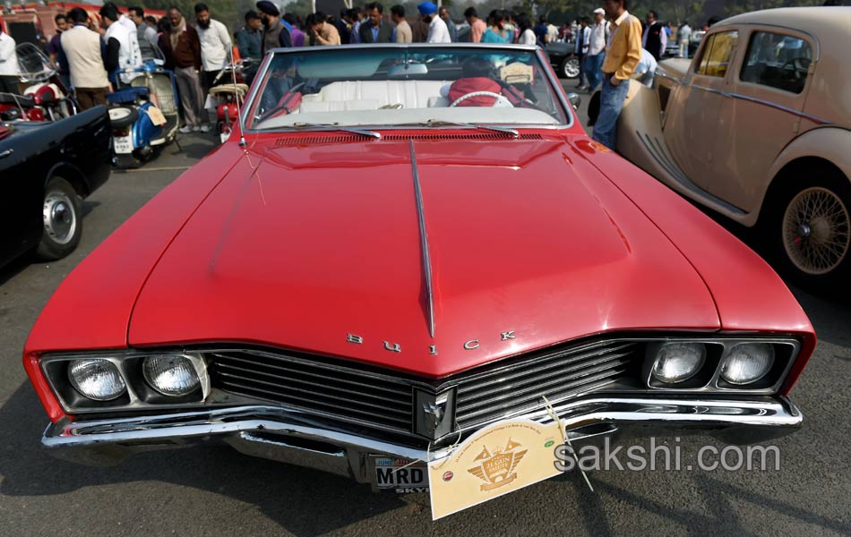 vintage car rally at delhi6