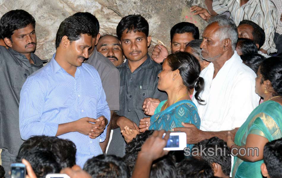 ys jagan mohan reddy visit in andrapradesh capital villages - Sakshi21