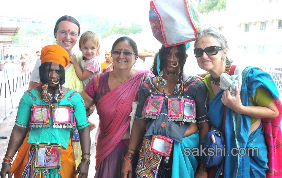 Tirumala foreign devotees thronging6