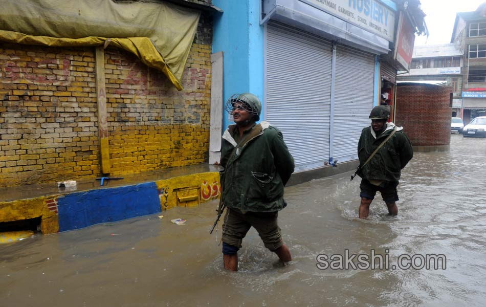 Heavy rains devastate Kashmir Valley with flash floods2