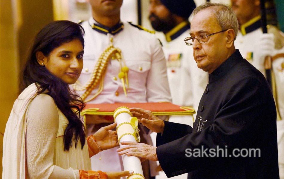 Padma Awards 2015 function at Rashtrapati Bhavan - Sakshi12