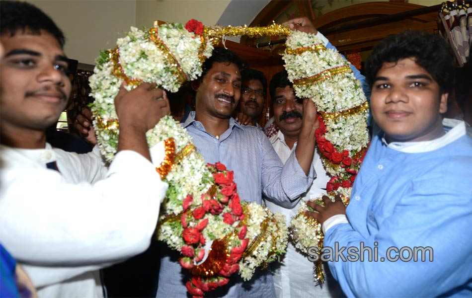 YS jagan tour - Sakshi12