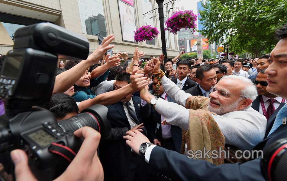 Indian Prime Minister Narendra Modi begins key China visit18