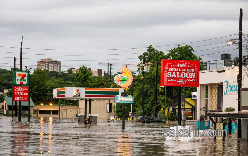 Huge rains in US - Sakshi2