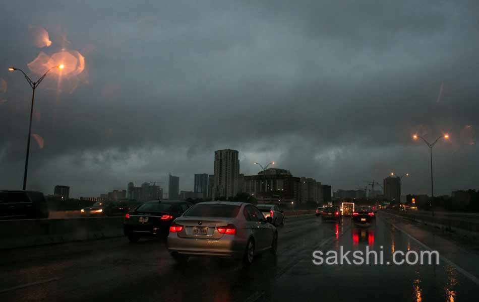 Huge rains in US - Sakshi5