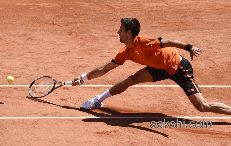 Novak djokovic enters finals in french open8