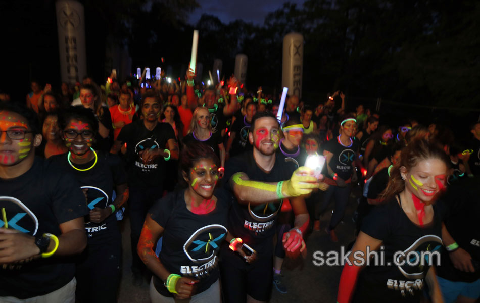 Electric run in paris - Sakshi2