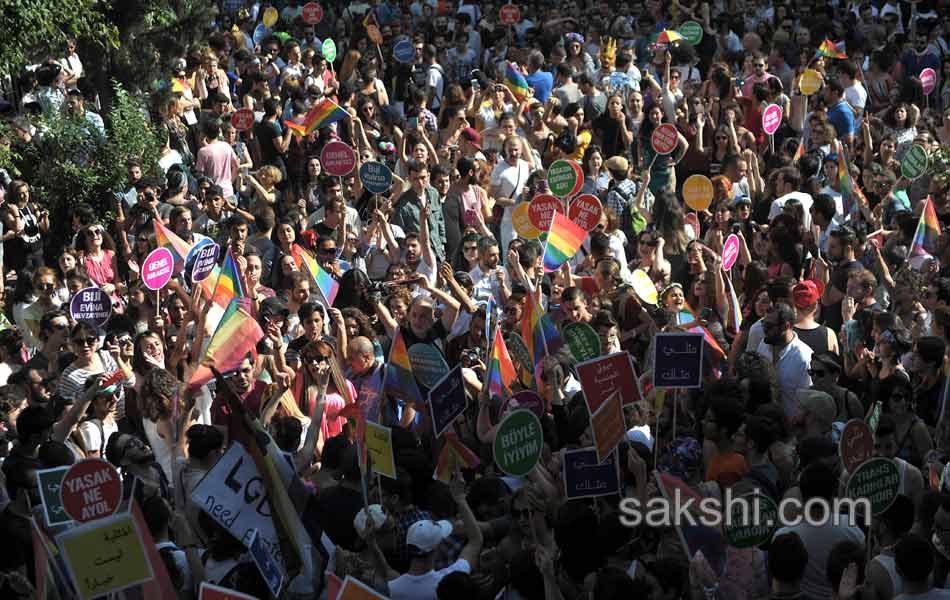 Police fire tear gas to break gay pride parade in Turkey - Sakshi7