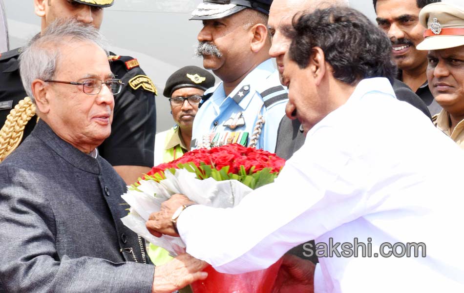 President arrives in Hyderabad - Sakshi4