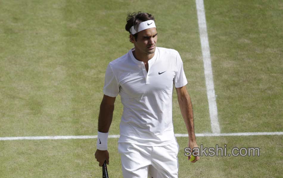 Roger Federer advances to 10th Wimbledon final2