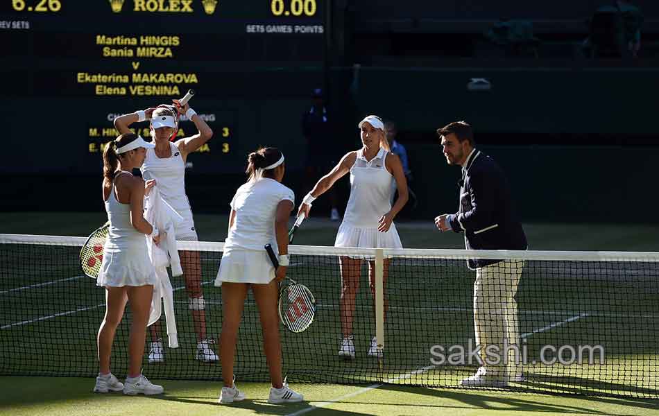 Sania Mirza Martina Hingis Win Womens Doubles Title - Sakshi8