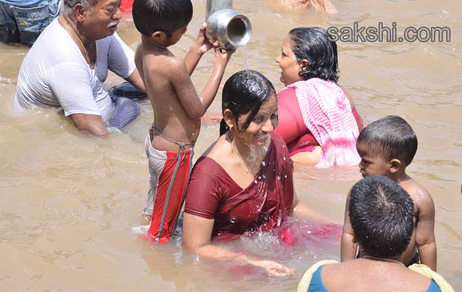 Pushkaralu 2015 Godavari Set To Consecrate Devotees - Sakshi20