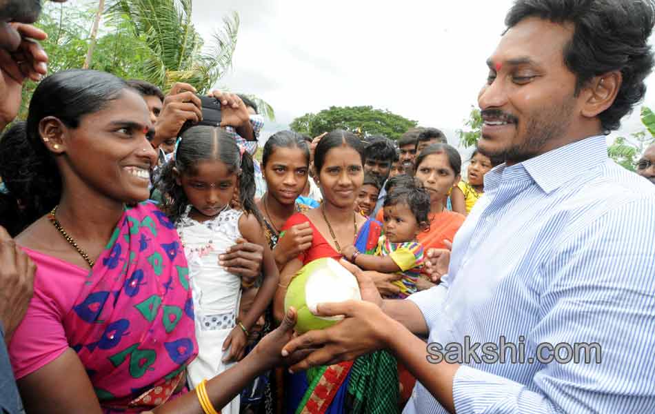 ys jagan Raithu Bharosa Yatra concluded in anantapur district - Sakshi20