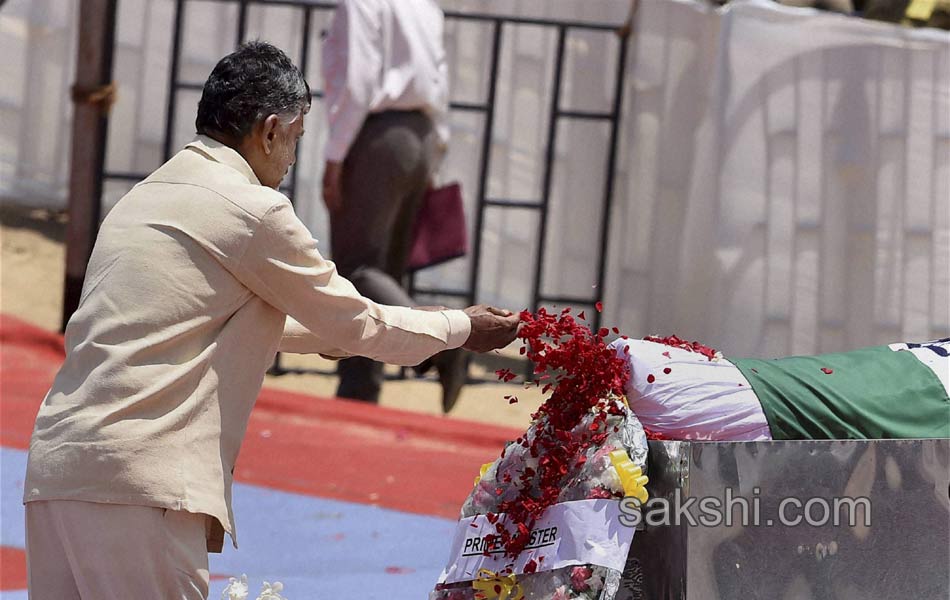 Kalam laid to rest in Rameswaram - Sakshi20